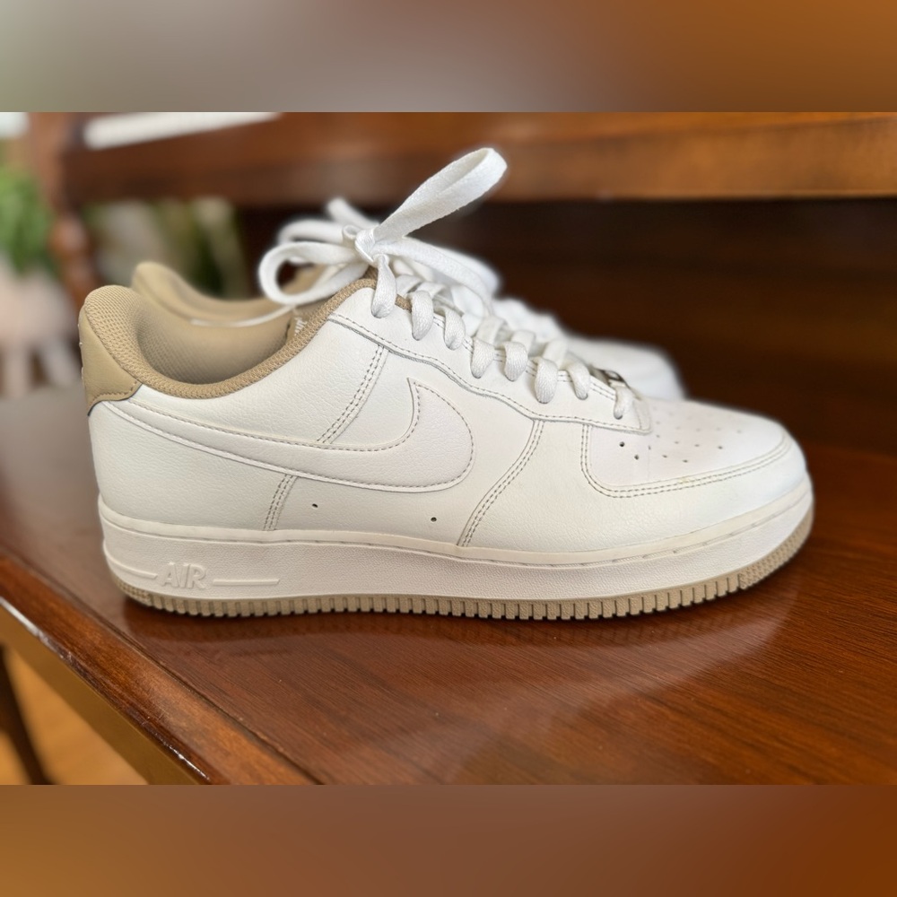 Nike Air Force 1 LV8 2022